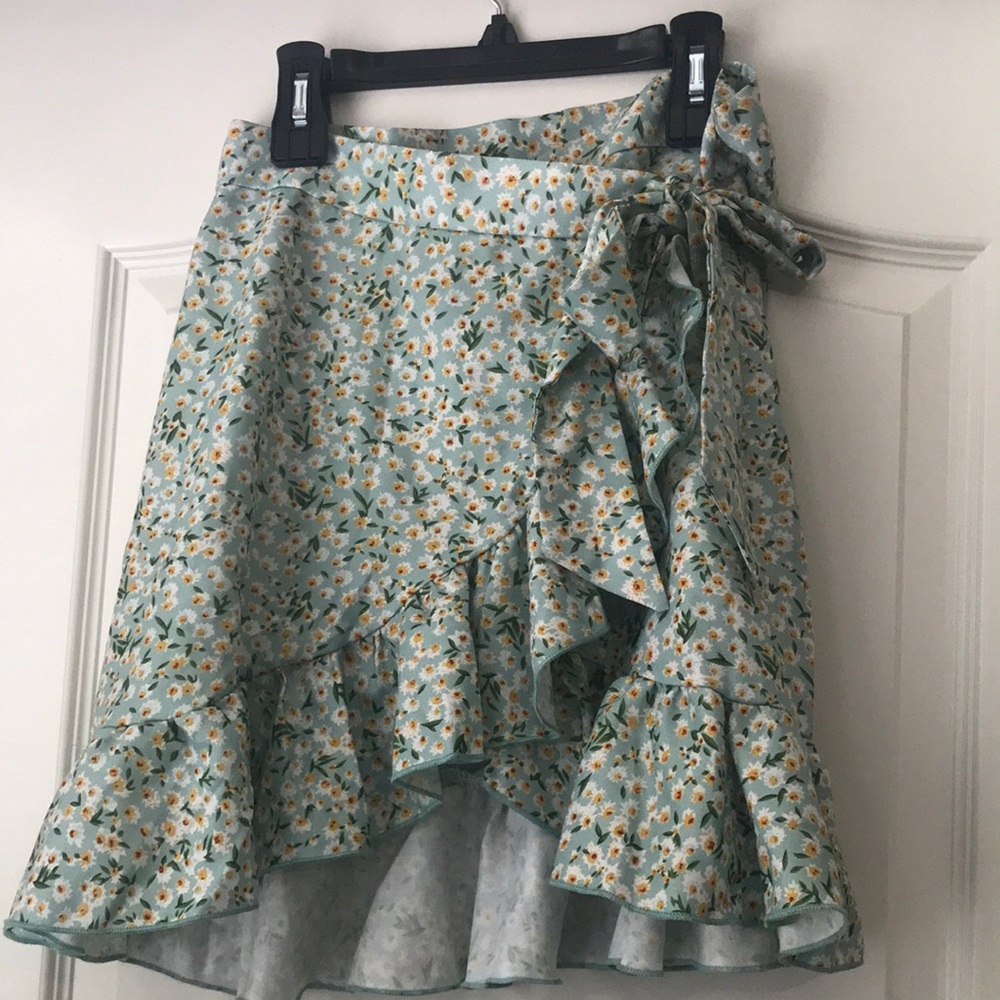 fun summer floral wrap skirt!